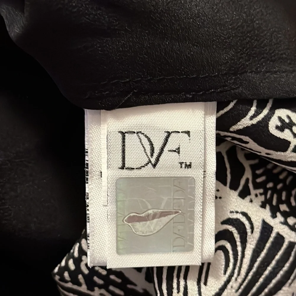 Diane Von Furstenberg Black and White Top - Picture 6 of 9